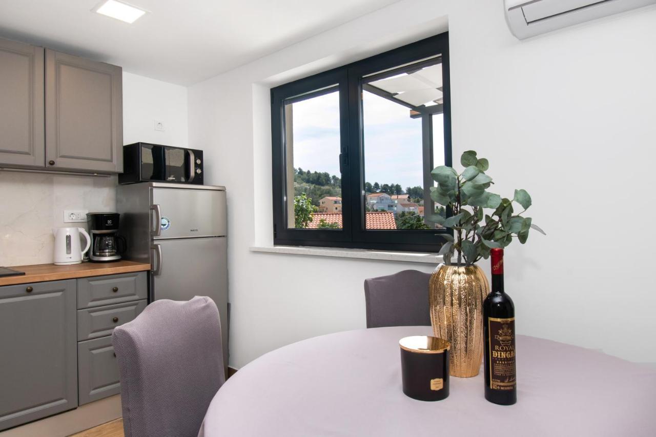 Apartmani Monika Zaboric Exteriör bild