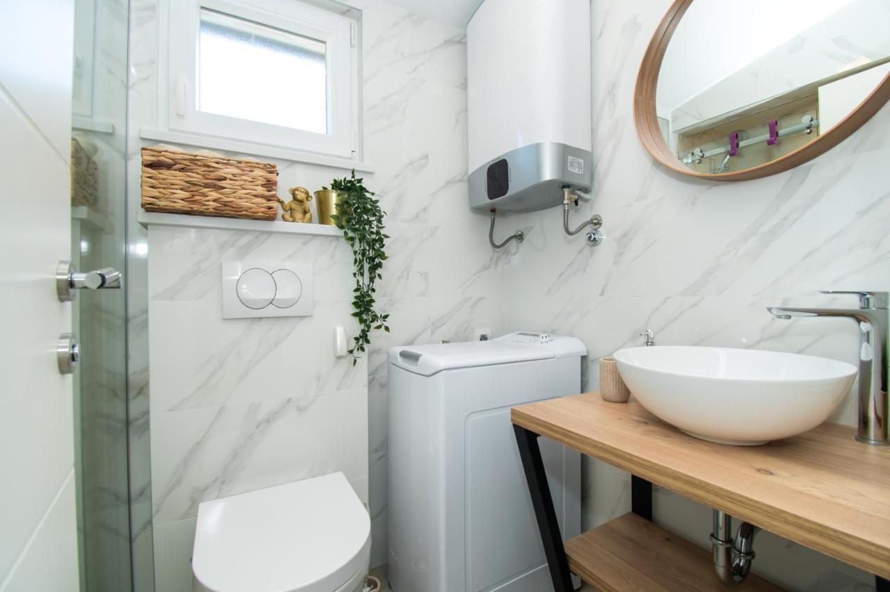 Apartmani Monika Zaboric Exteriör bild