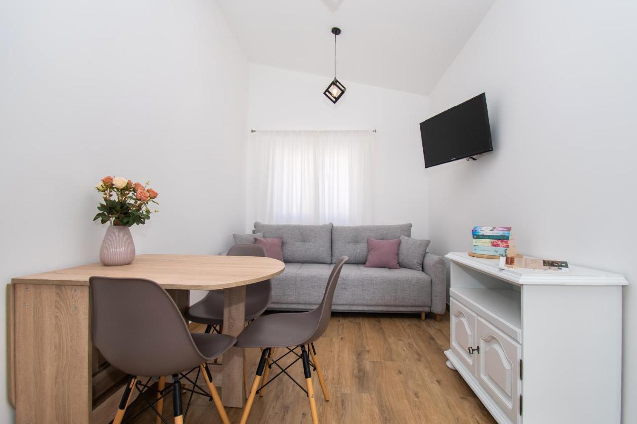 Apartmani Monika Zaboric Exteriör bild
