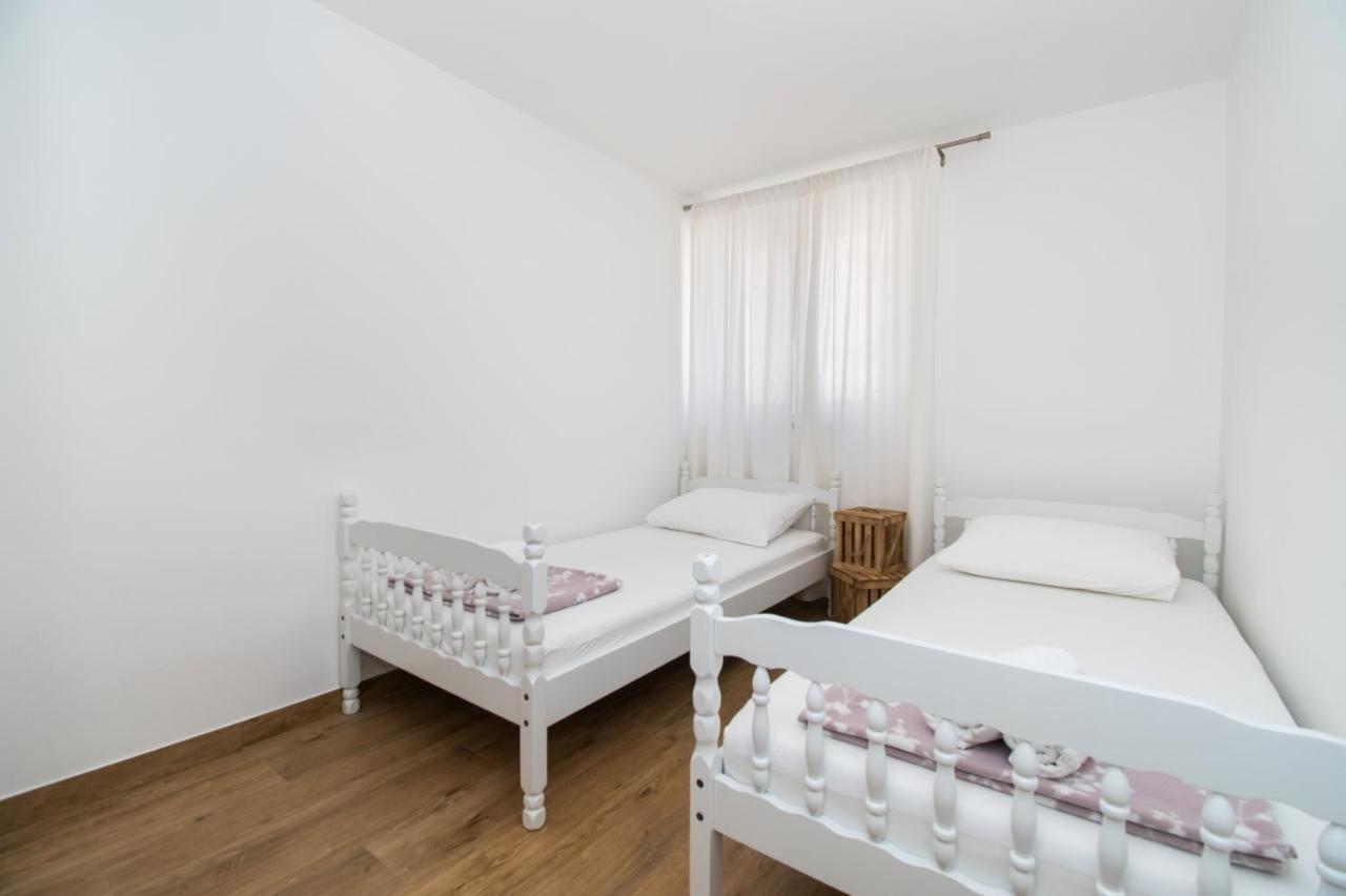 Apartmani Monika Zaboric Exteriör bild