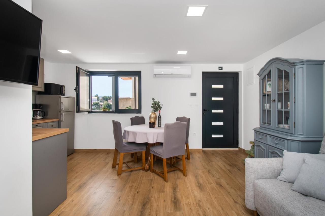 Apartmani Monika Zaboric Exteriör bild